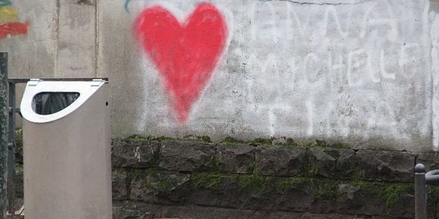 wall-89442_640-640×410